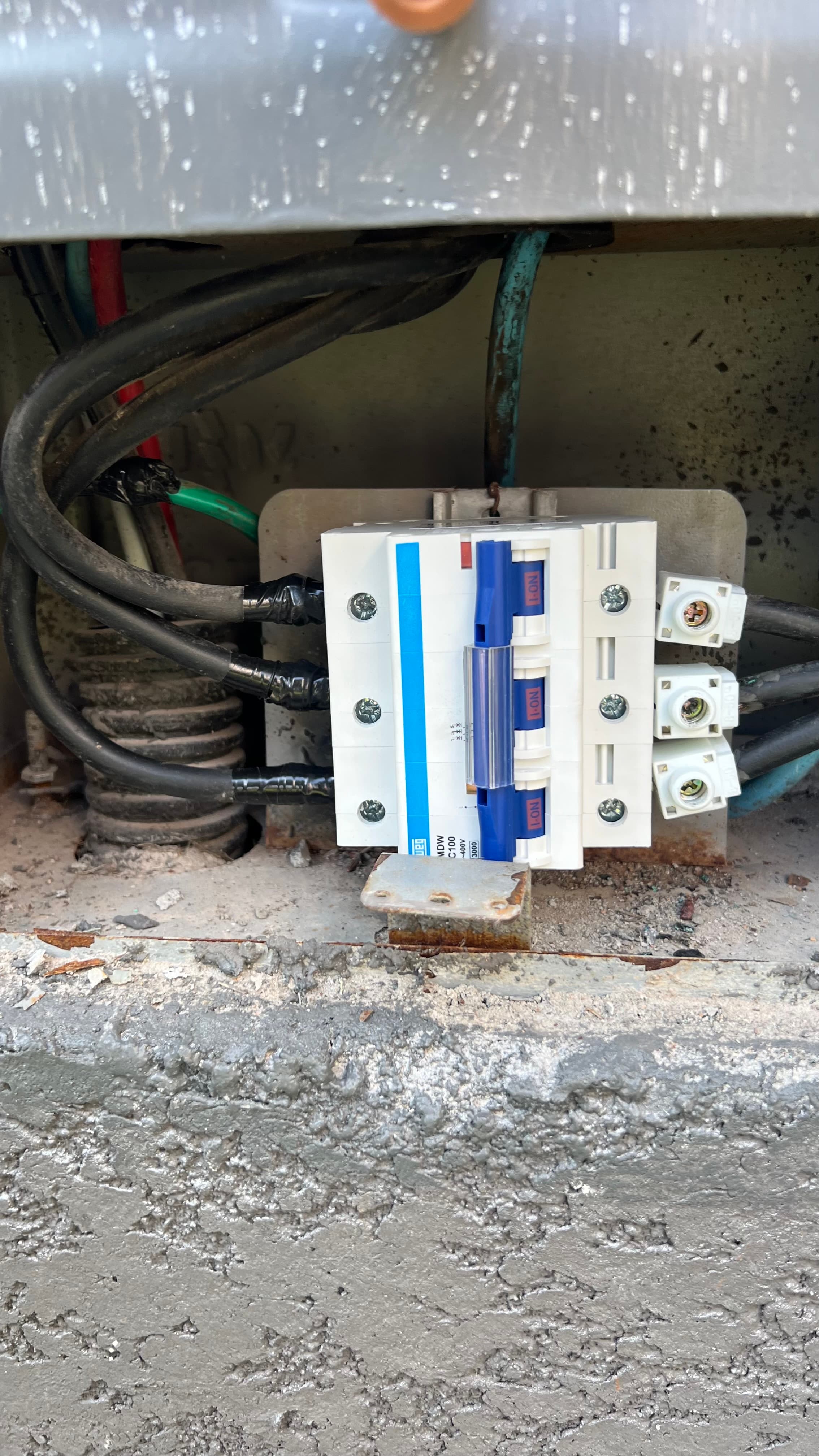 Reparos em pontos elétricos