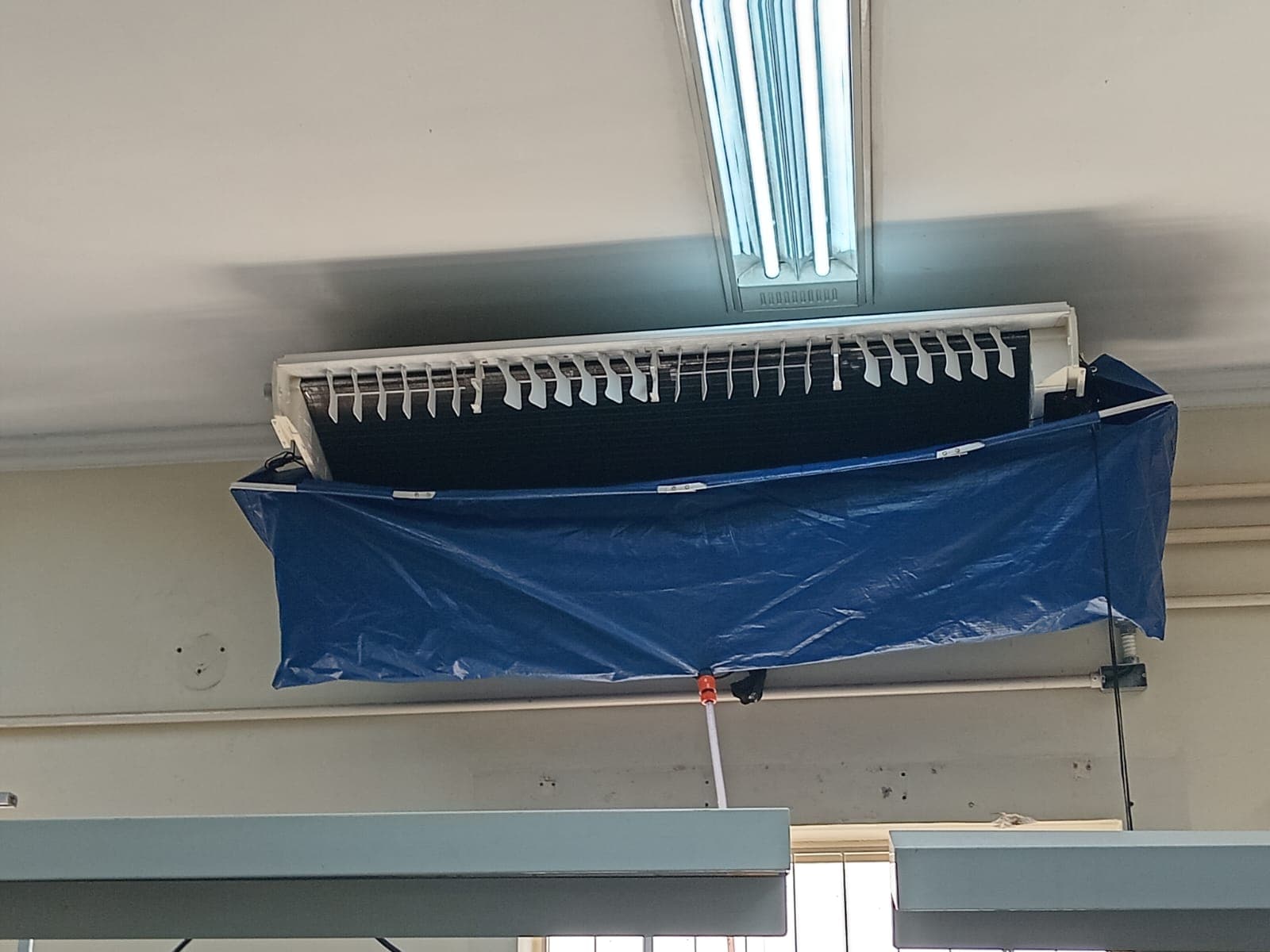 Manutenção e higienização em ar condicionado