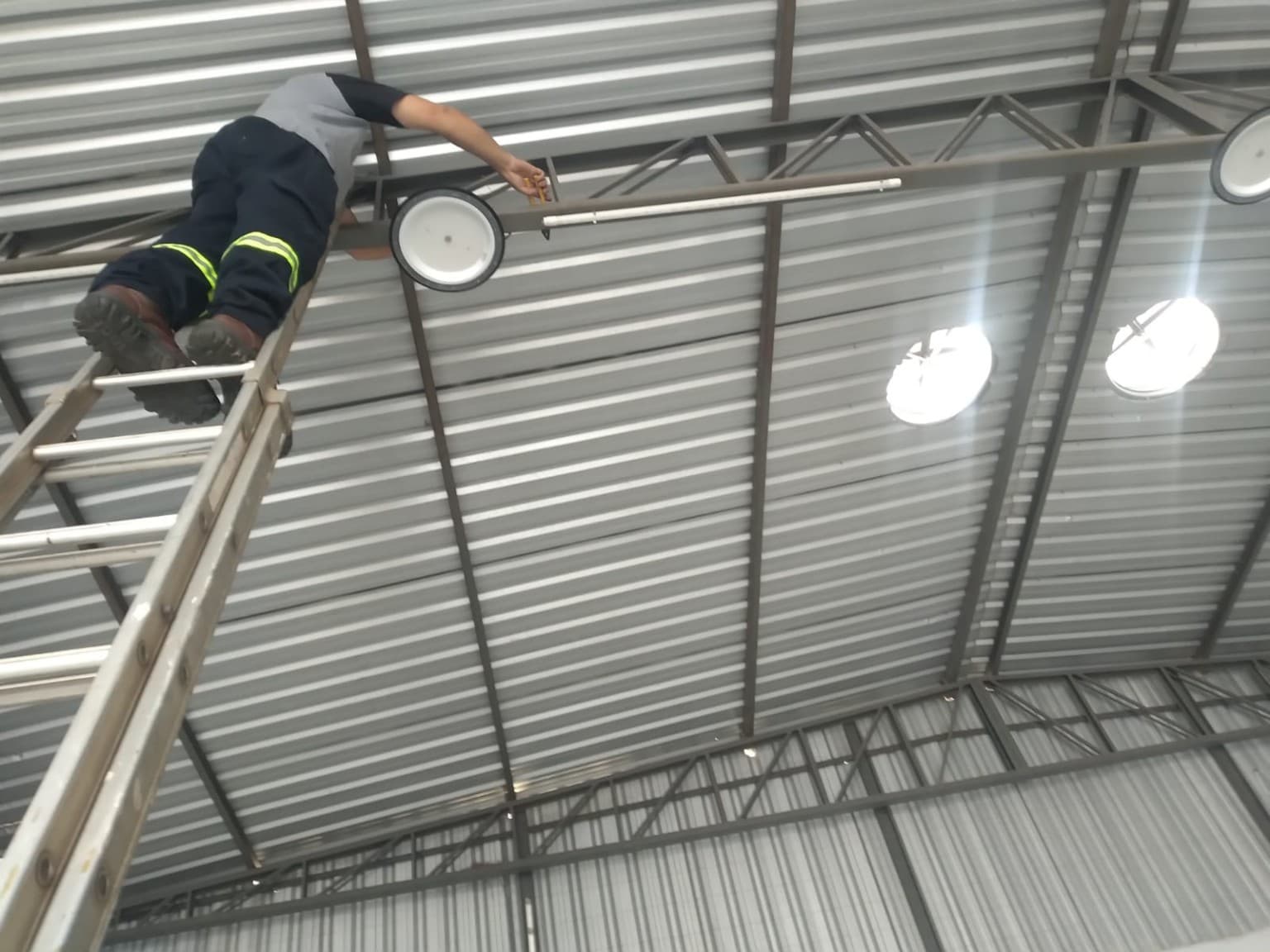 Eletrica e pedreiro